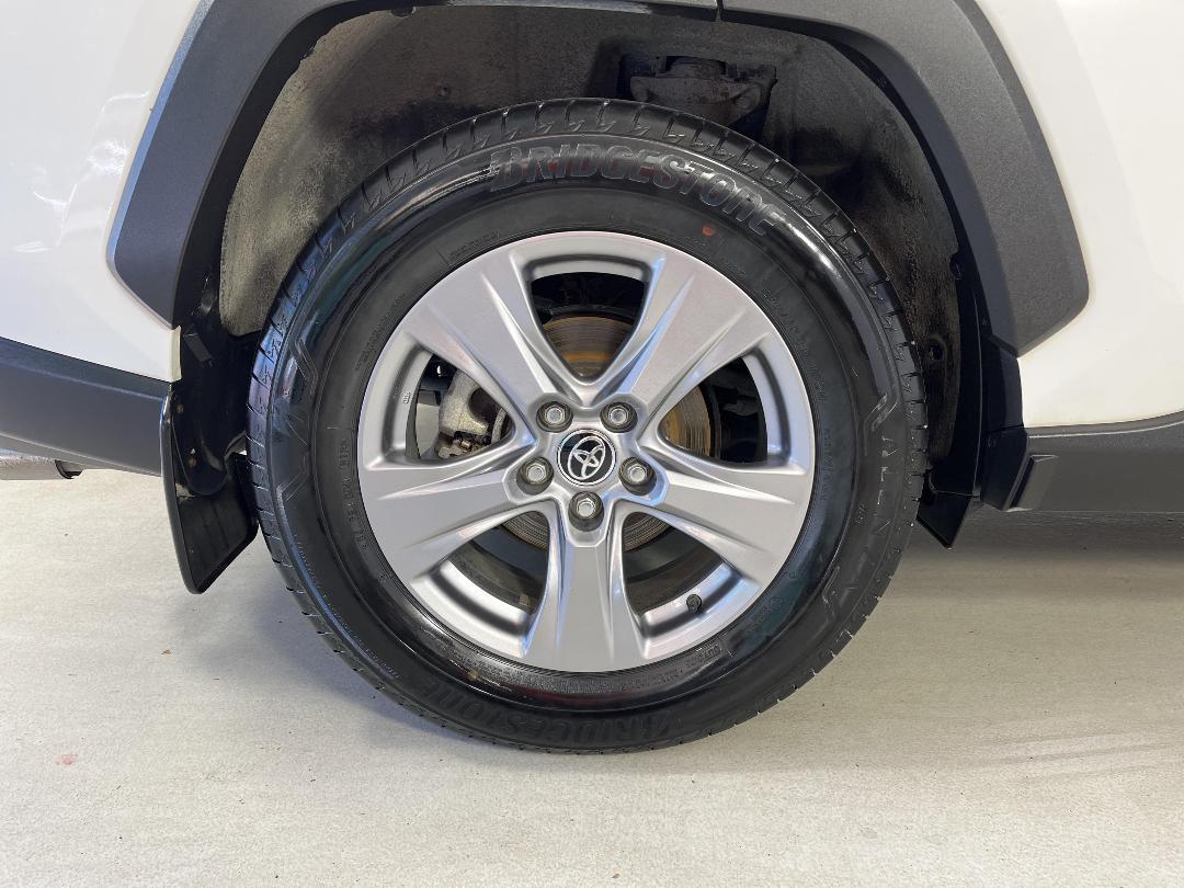 Photo '12' of Toyota Rav4