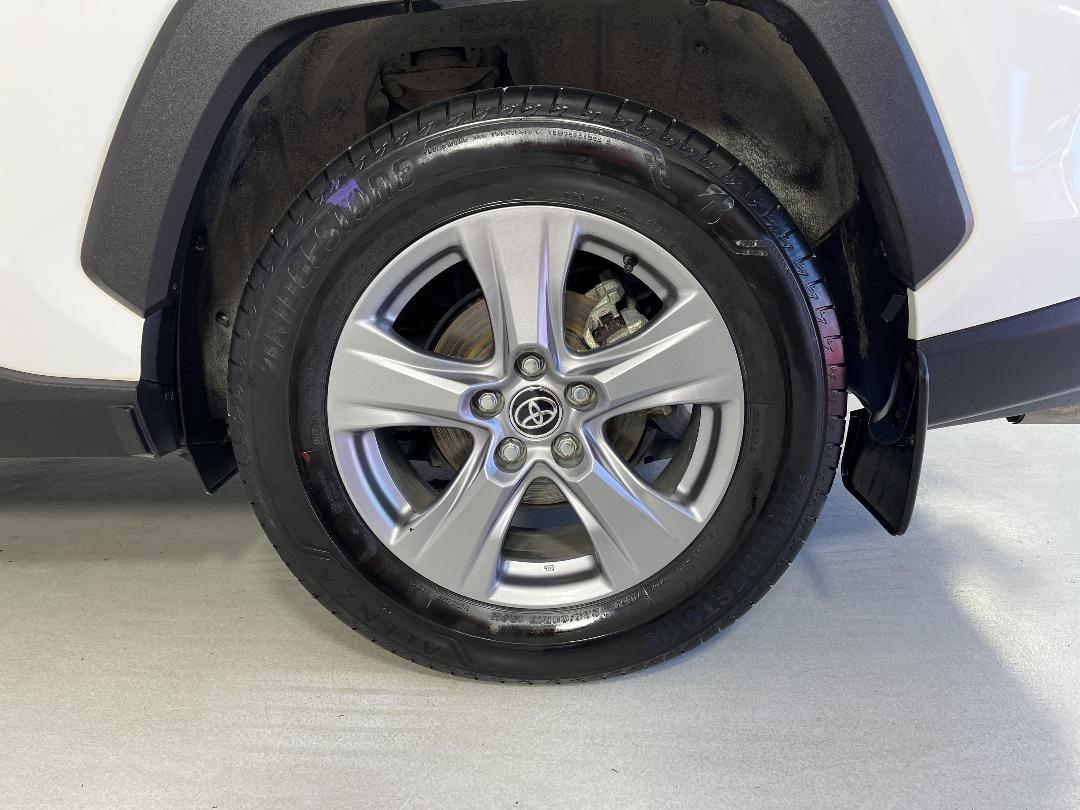 Photo '11' of Toyota Rav4