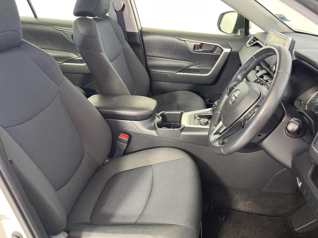 Photo '16' of Toyota Rav4