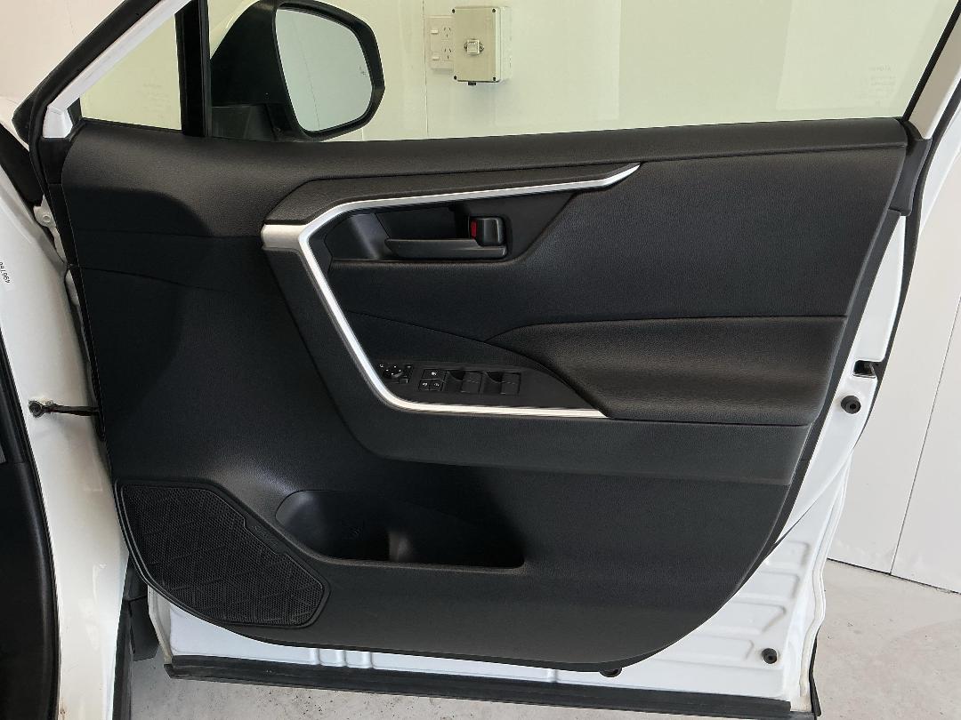 Photo '15' of Toyota Rav4 Photo '15' of Toyota Rav4