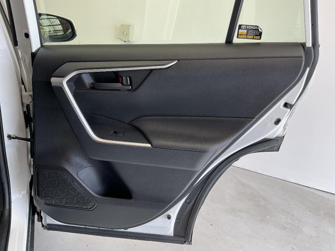 Photo '19' of Toyota Rav4 Photo '19' of Toyota Rav4