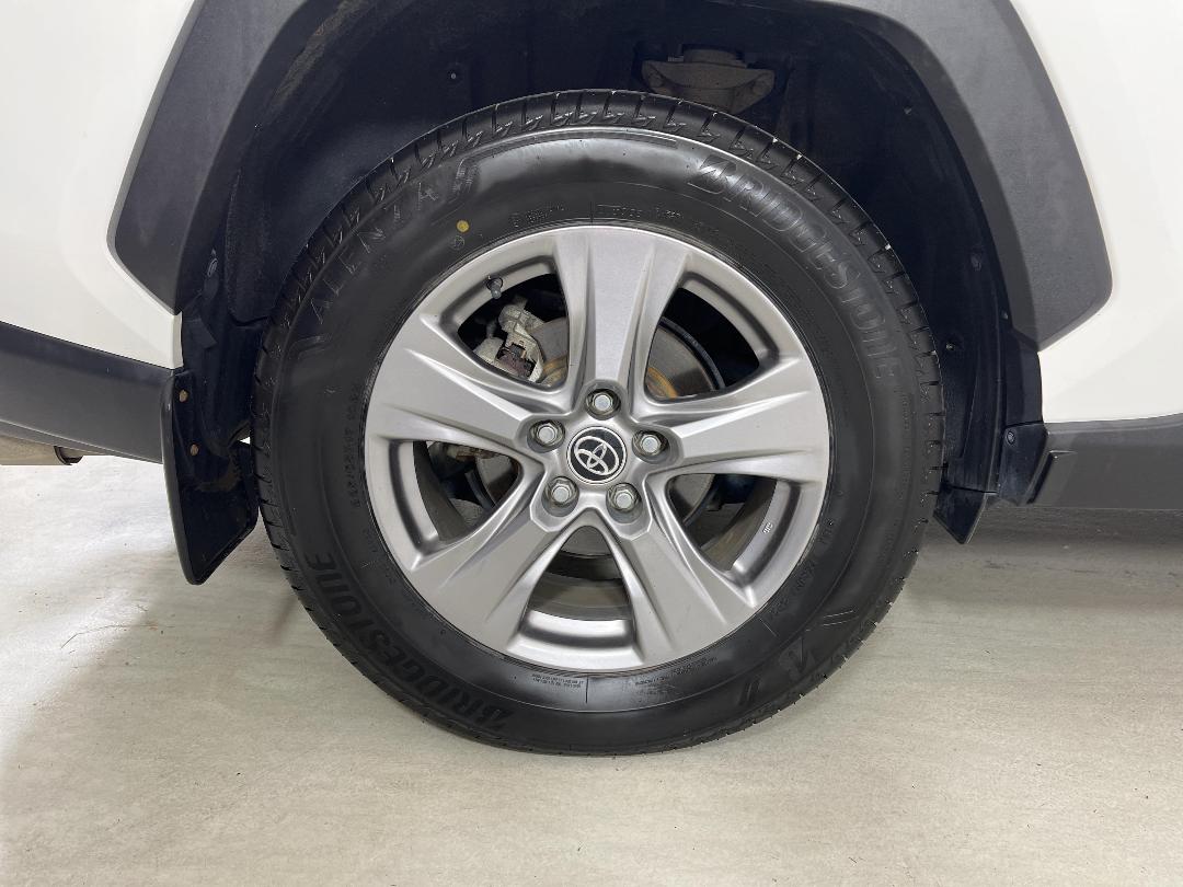 Photo '12' of Toyota Rav4