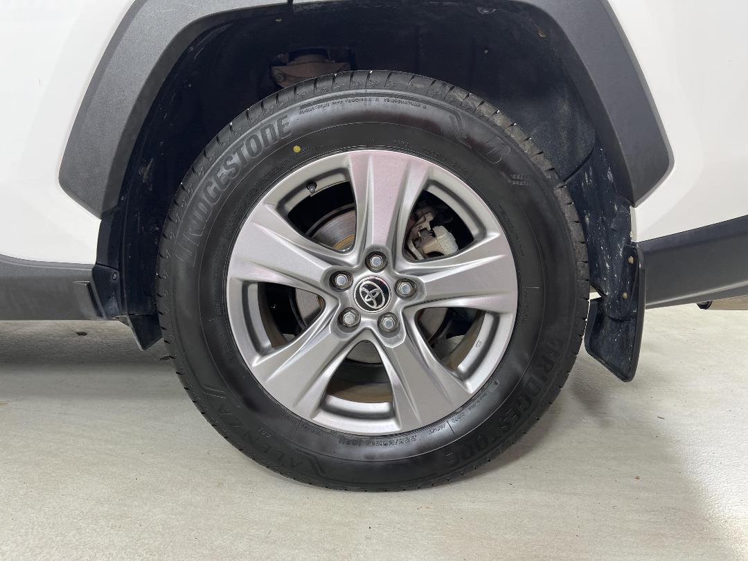 Photo '11' of Toyota Rav4