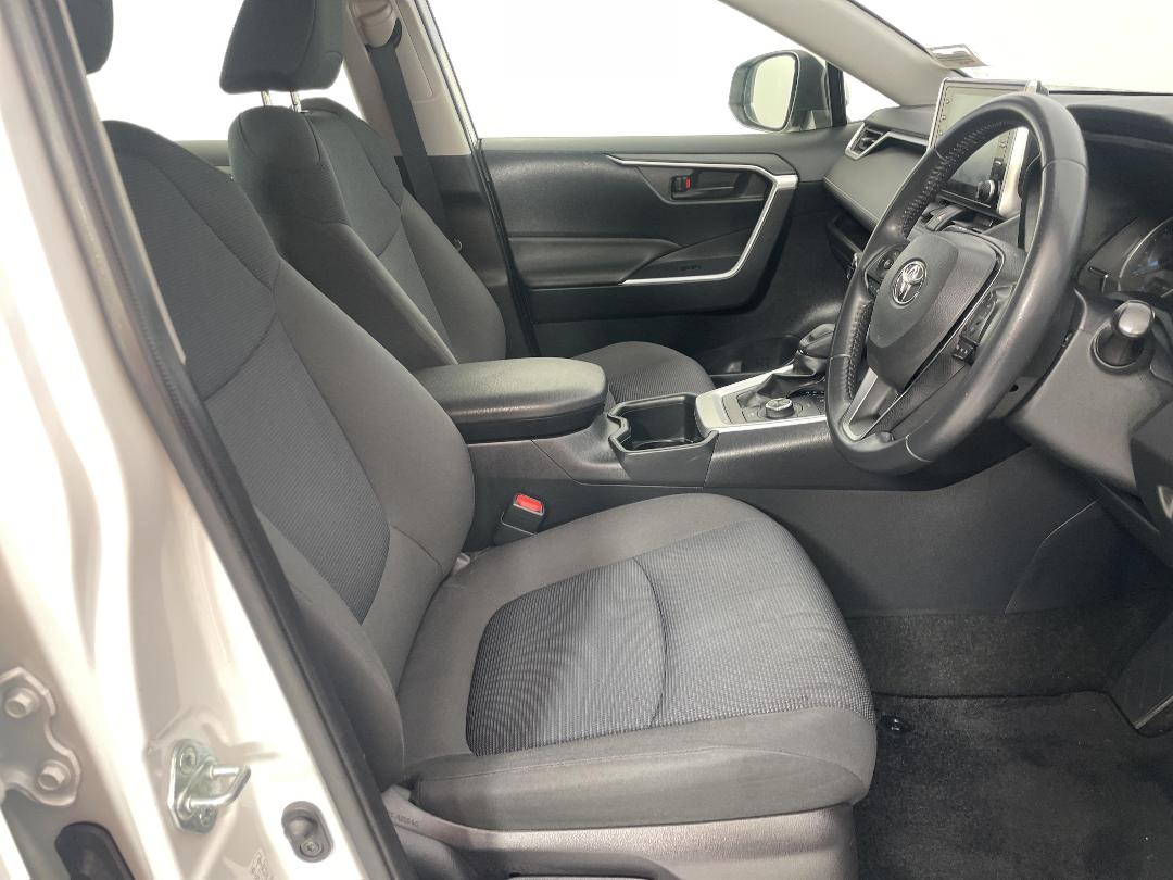 Photo '16' of Toyota Rav4