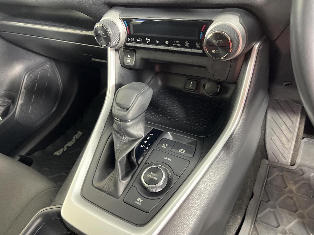 Photo '18' of Toyota Rav4 Photo '18' of Toyota Rav4