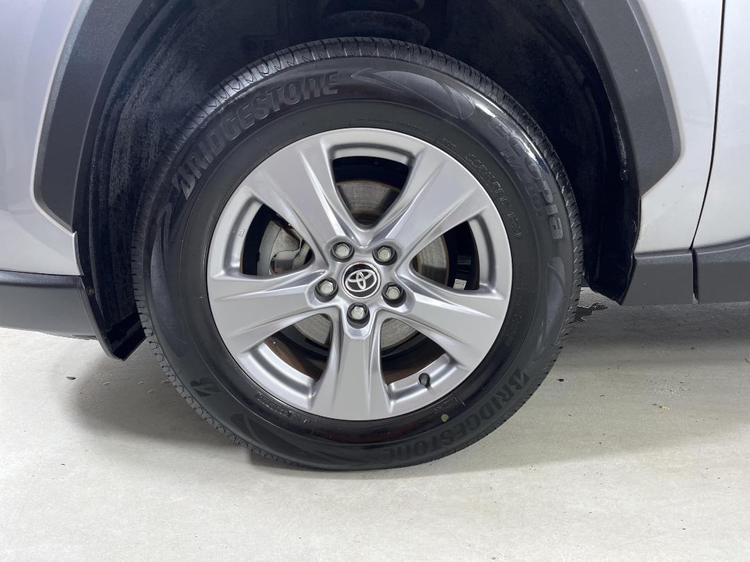 Photo '10' of Toyota Rav4