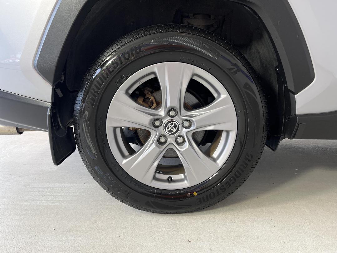 Photo '12' of Toyota Rav4