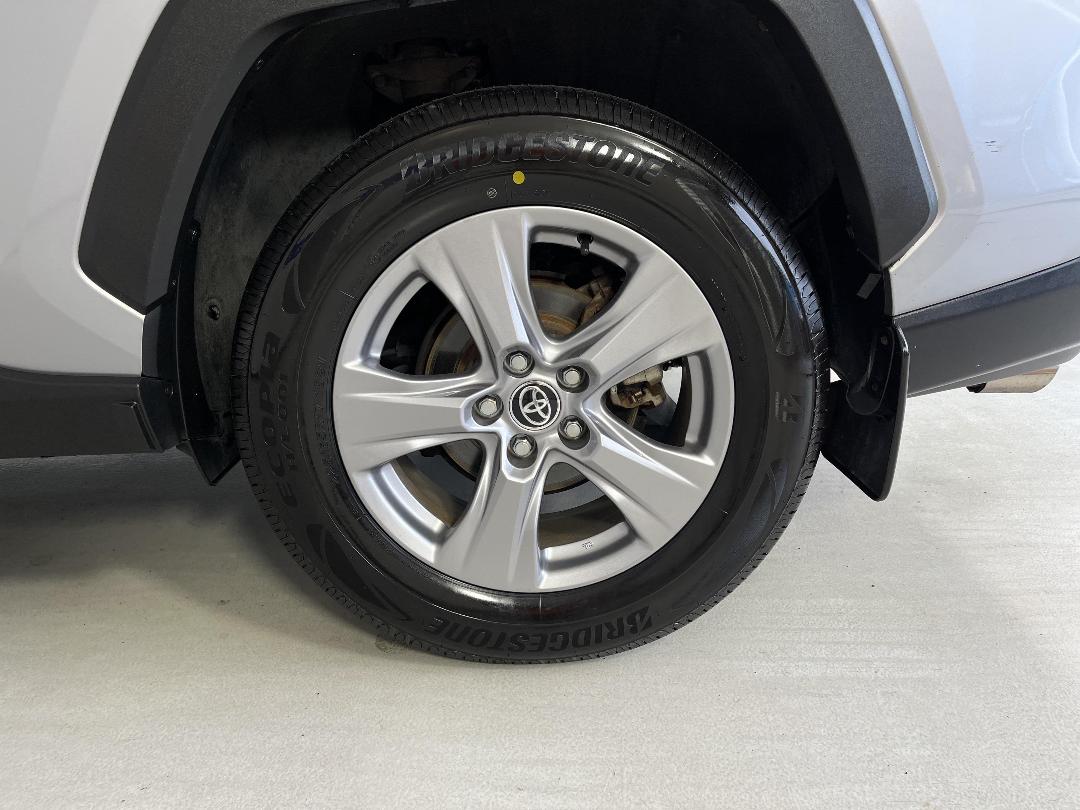 Photo '11' of Toyota Rav4