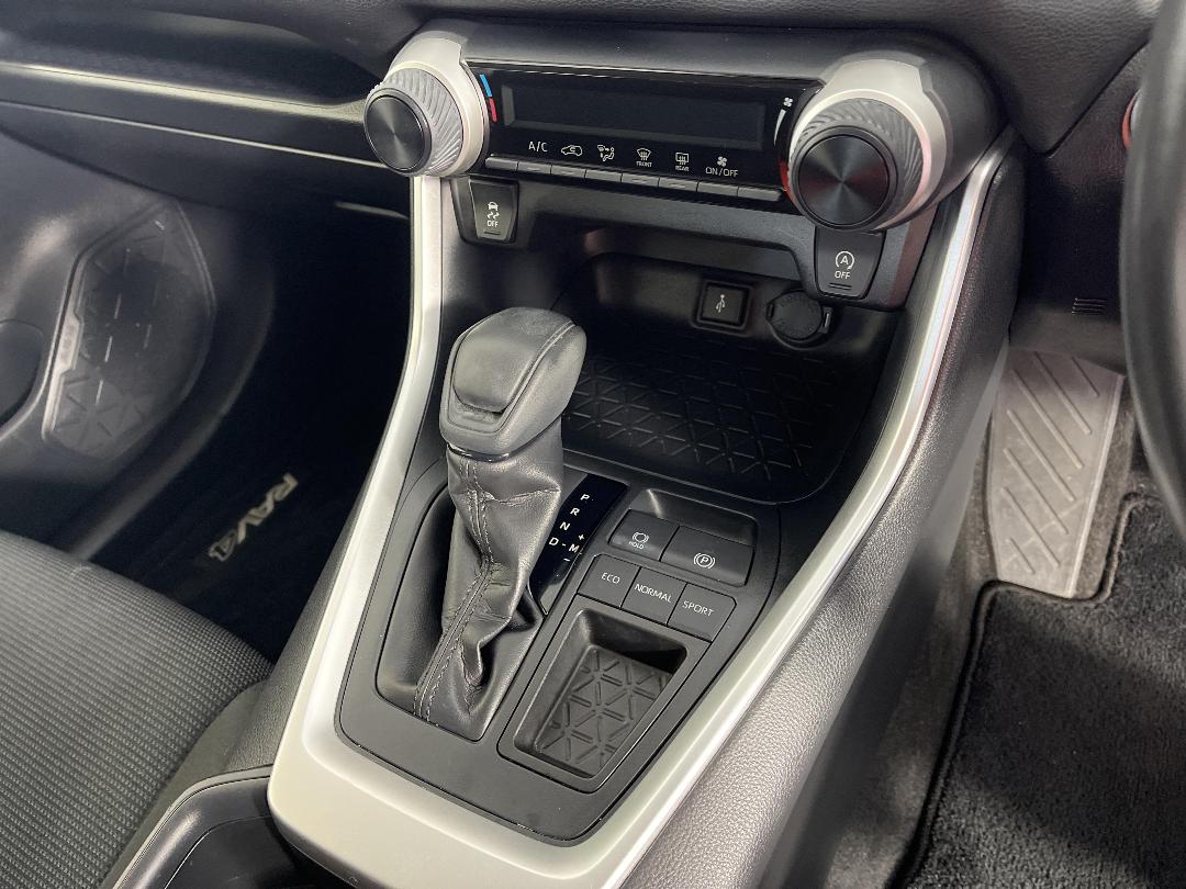 Photo '18' of Toyota Rav4 Photo '18' of Toyota Rav4