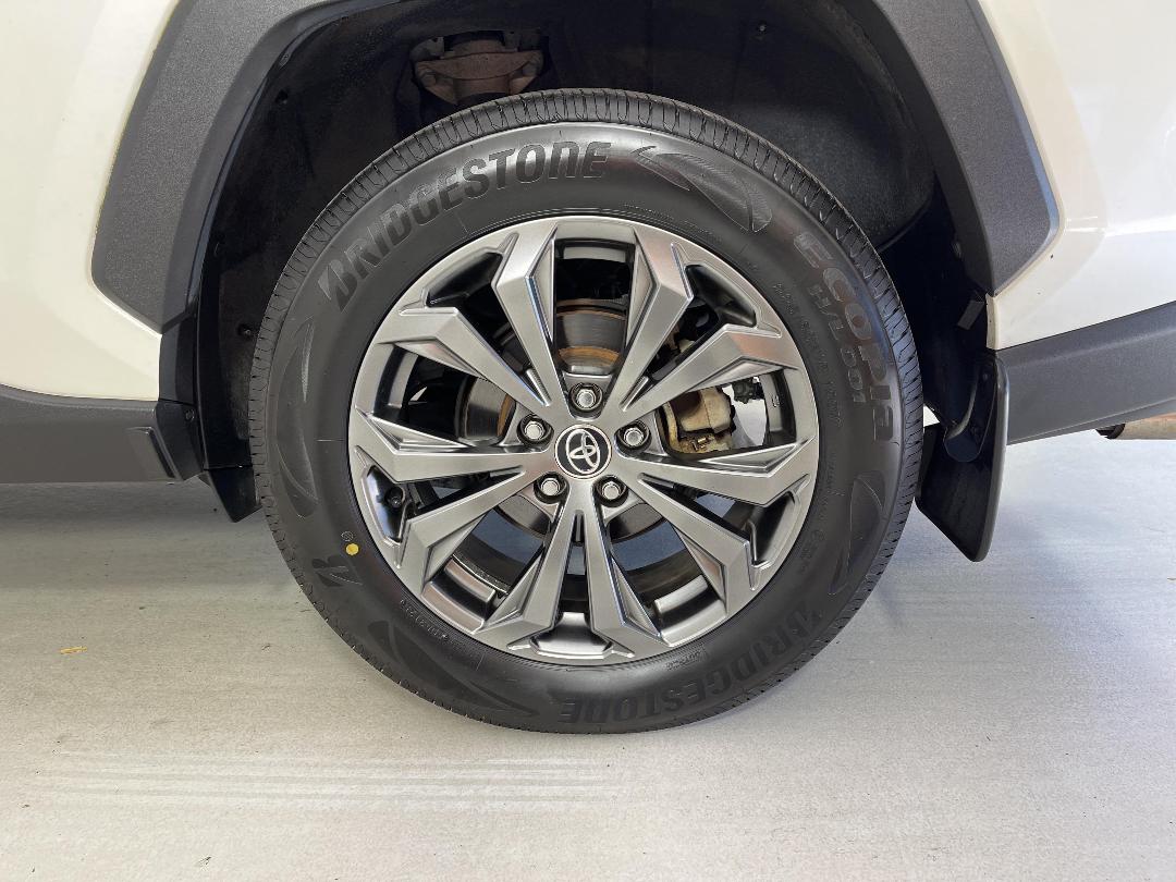 Photo '11' of Toyota Rav4