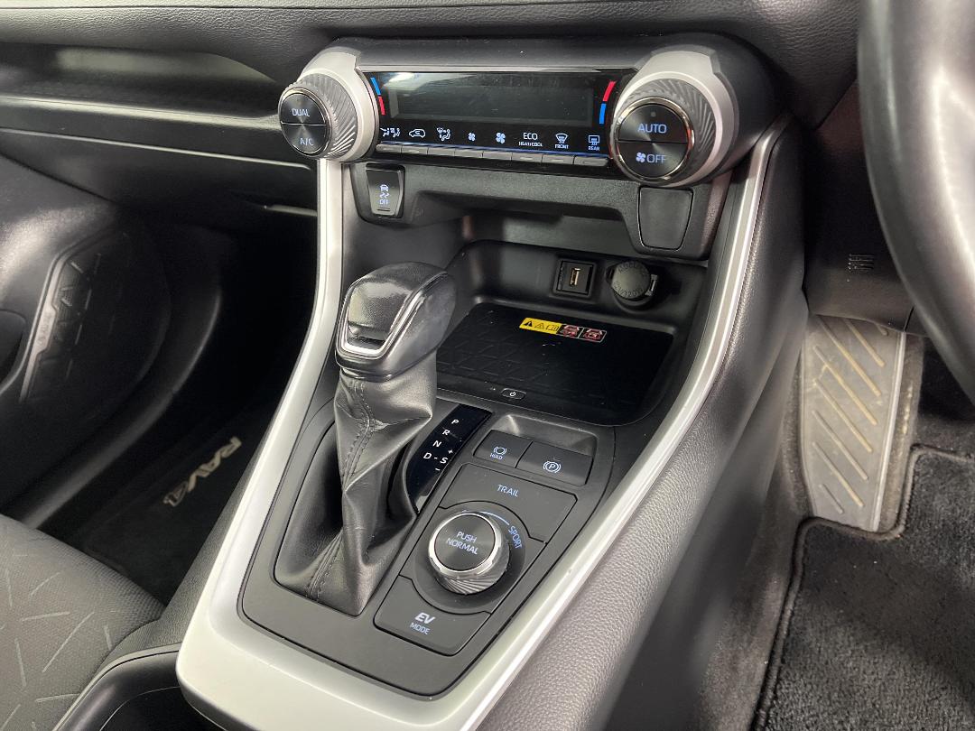 Photo '18' of Toyota Rav4