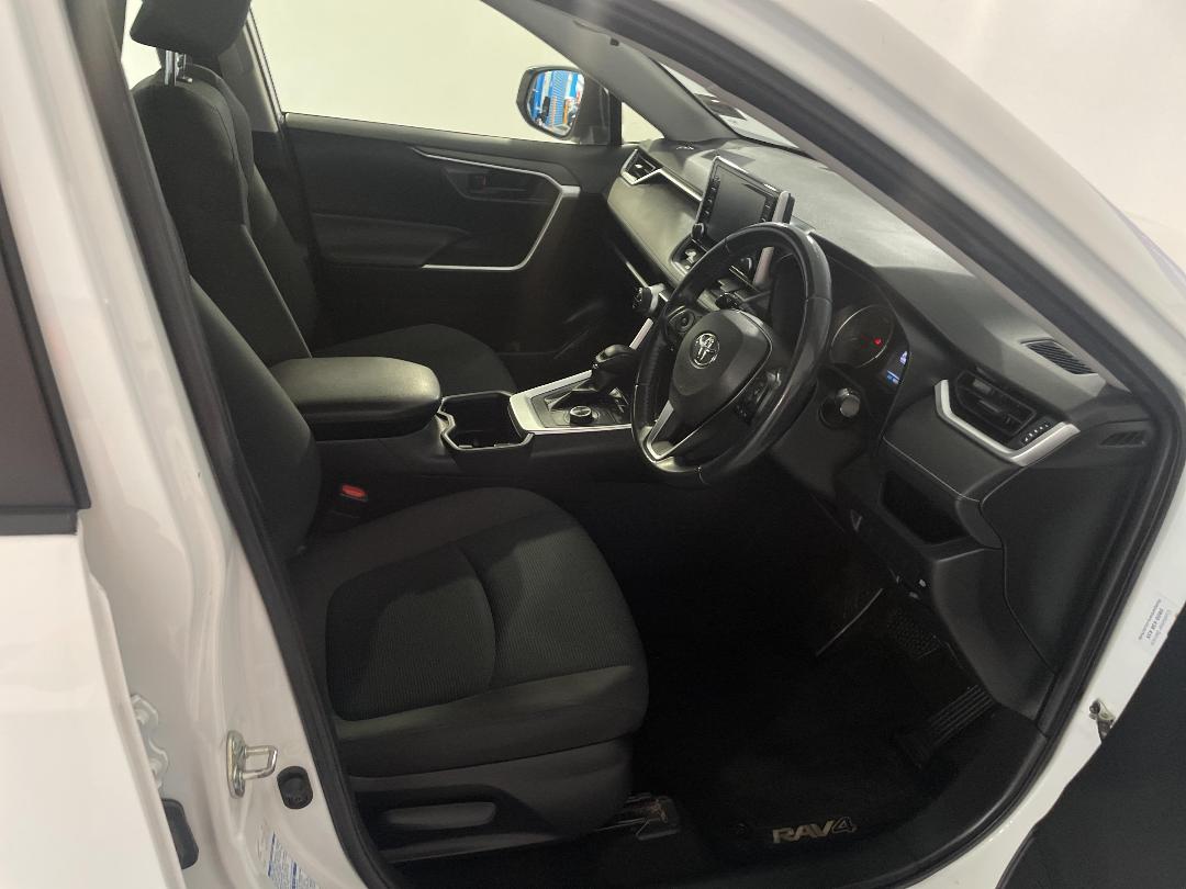 Photo '16' of Toyota Rav4 Photo '16' of Toyota Rav4