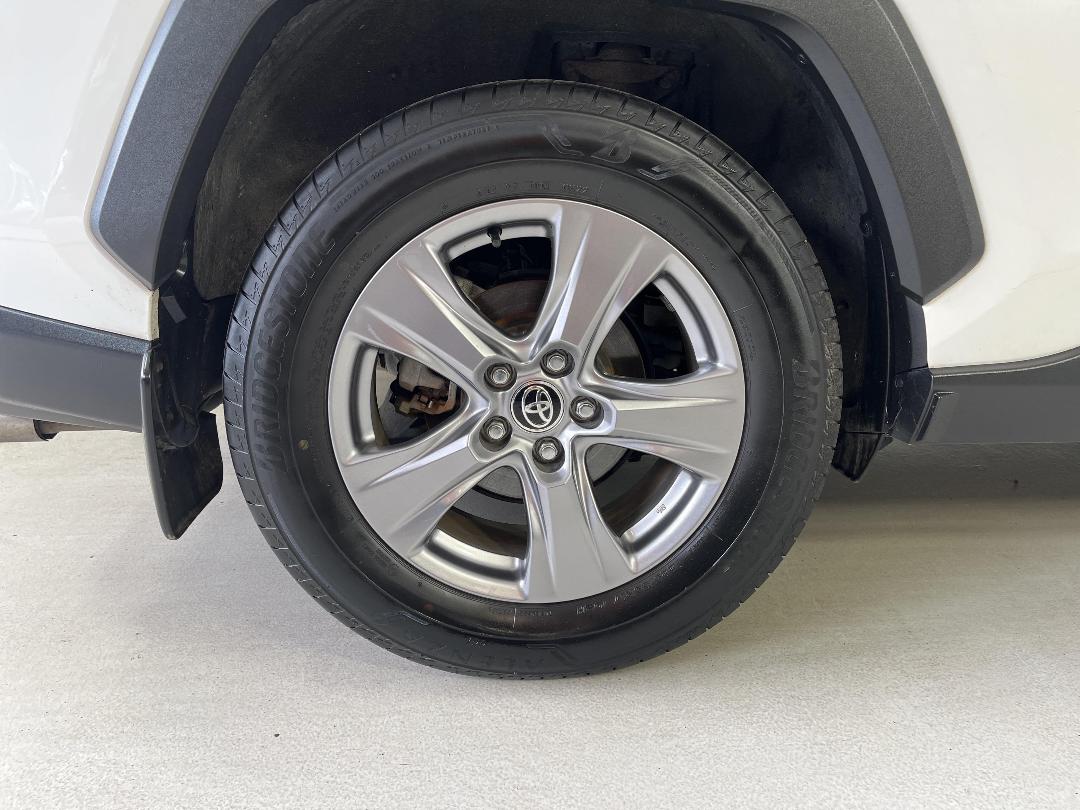 Photo '12' of Toyota Rav4