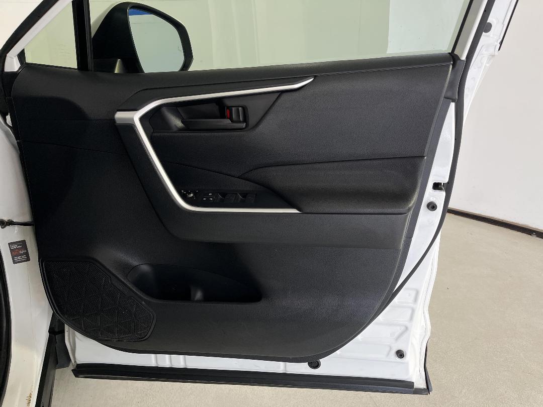 Photo '15' of Toyota Rav4