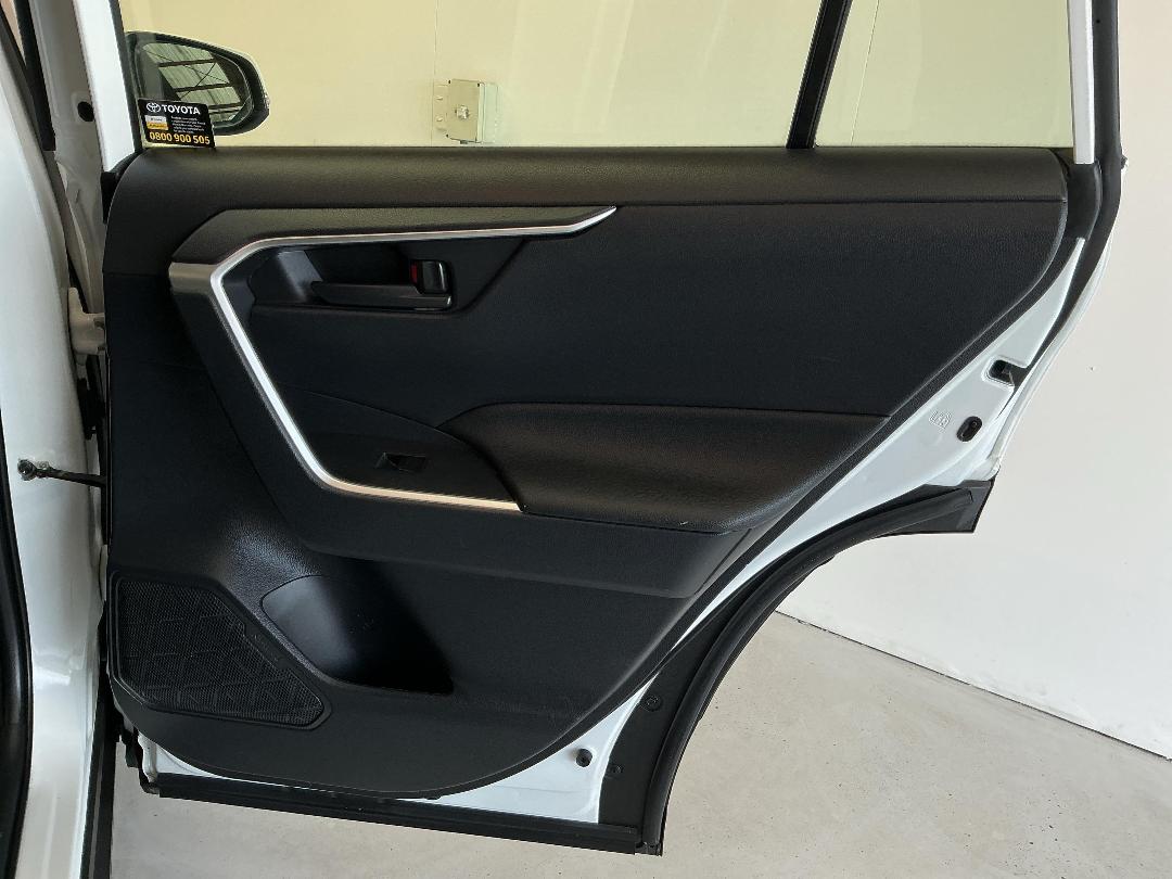 Photo '19' of Toyota Rav4