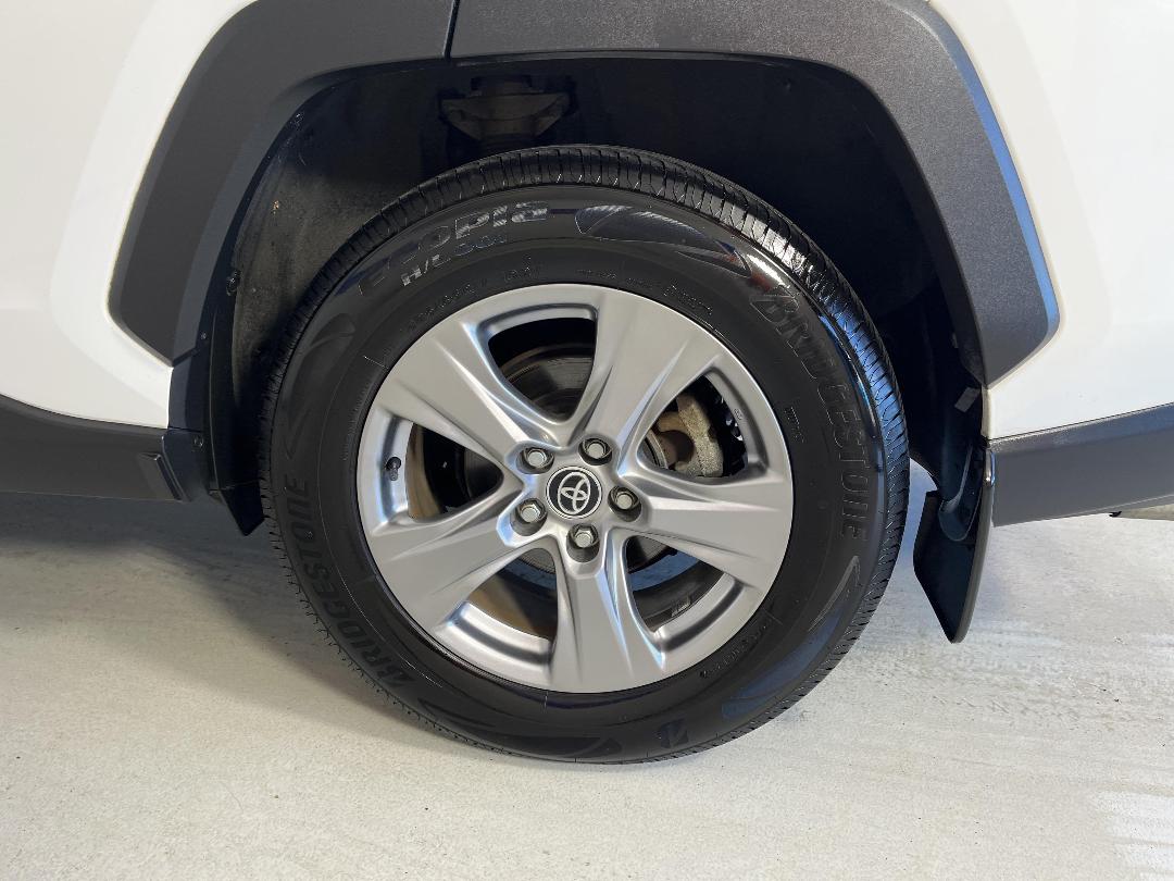 Photo '11' of Toyota Rav4