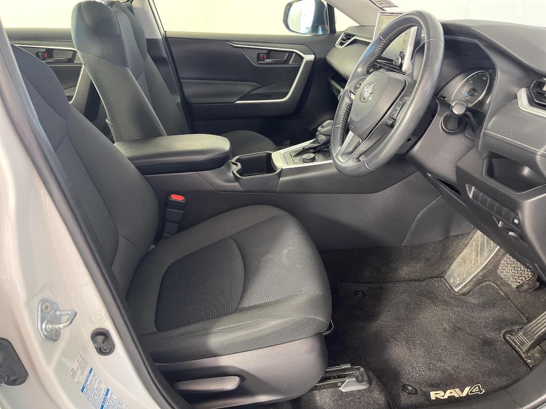 Photo '16' of Toyota Rav4