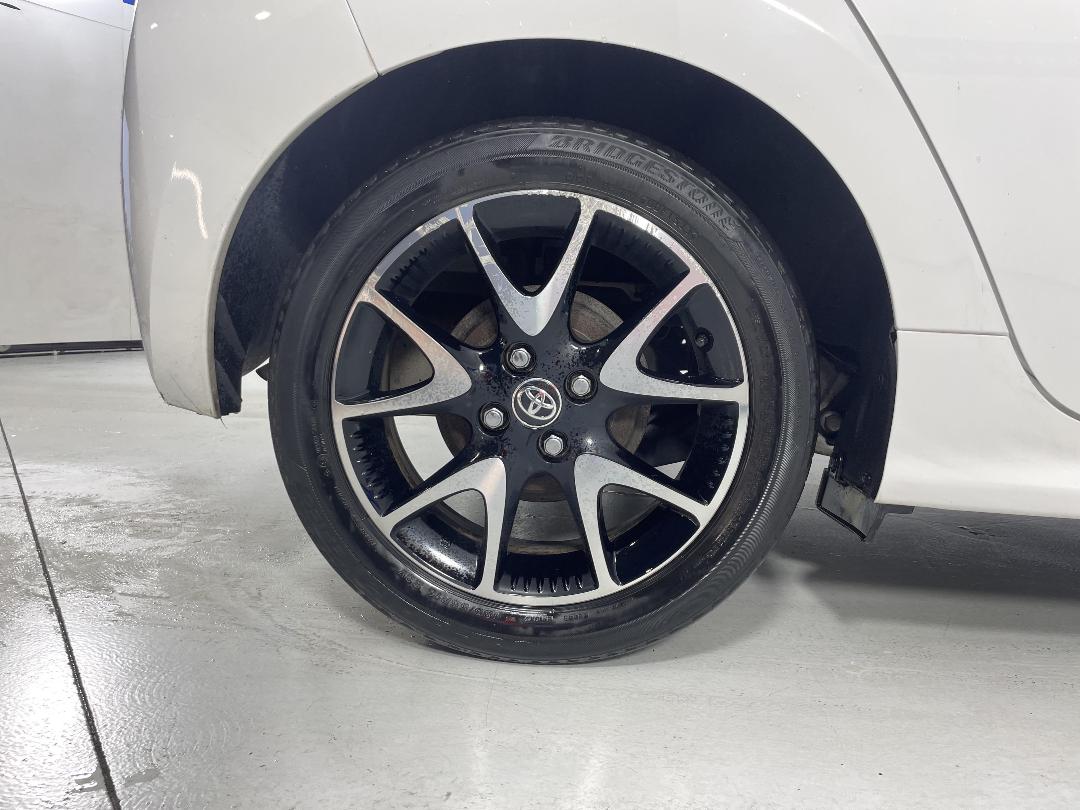 Photo '12' of Toyota Yaris