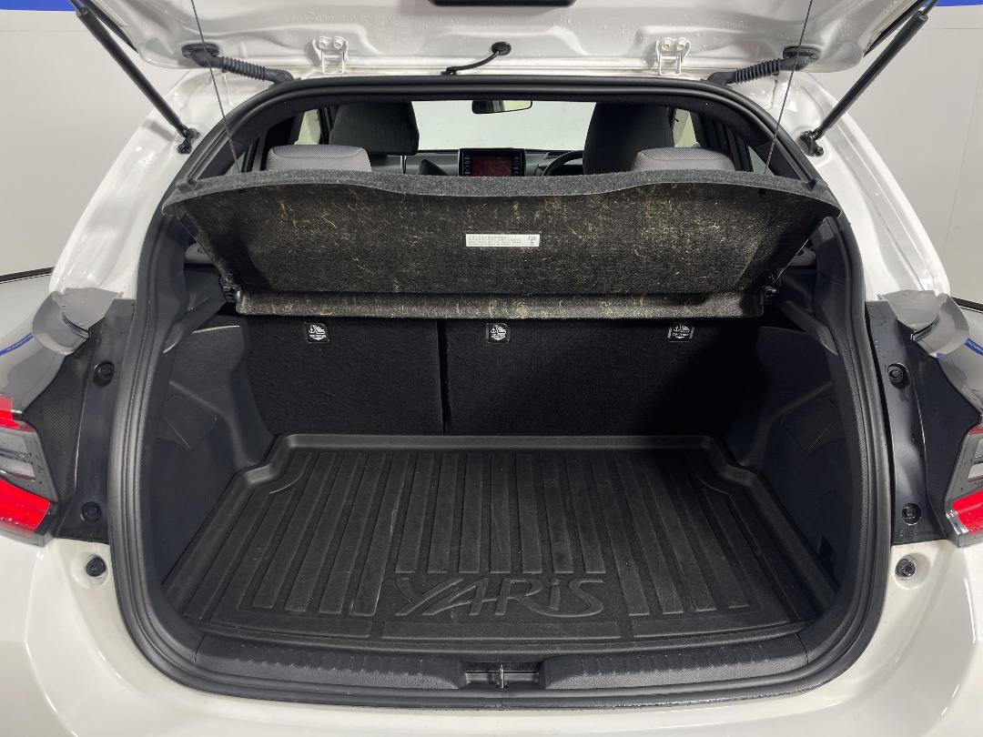 Photo '14' of Toyota Yaris