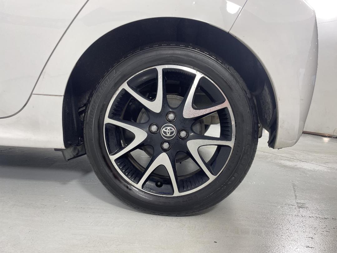 Photo '11' of Toyota Yaris