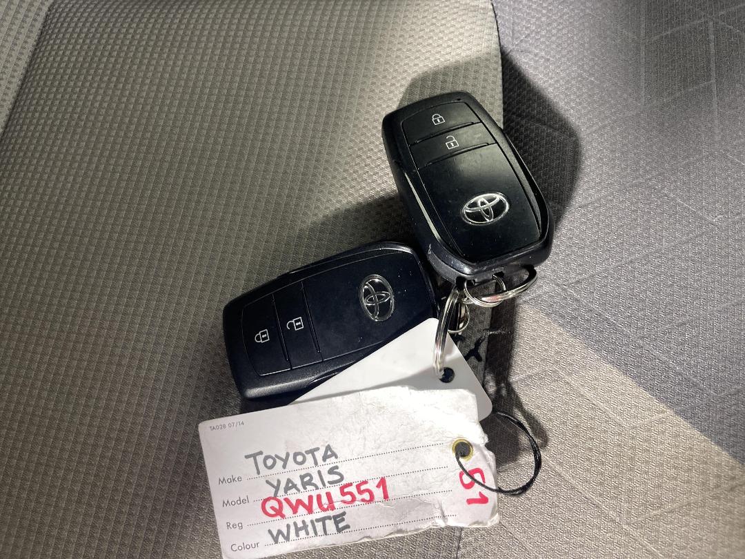 Photo '22' of Toyota Yaris