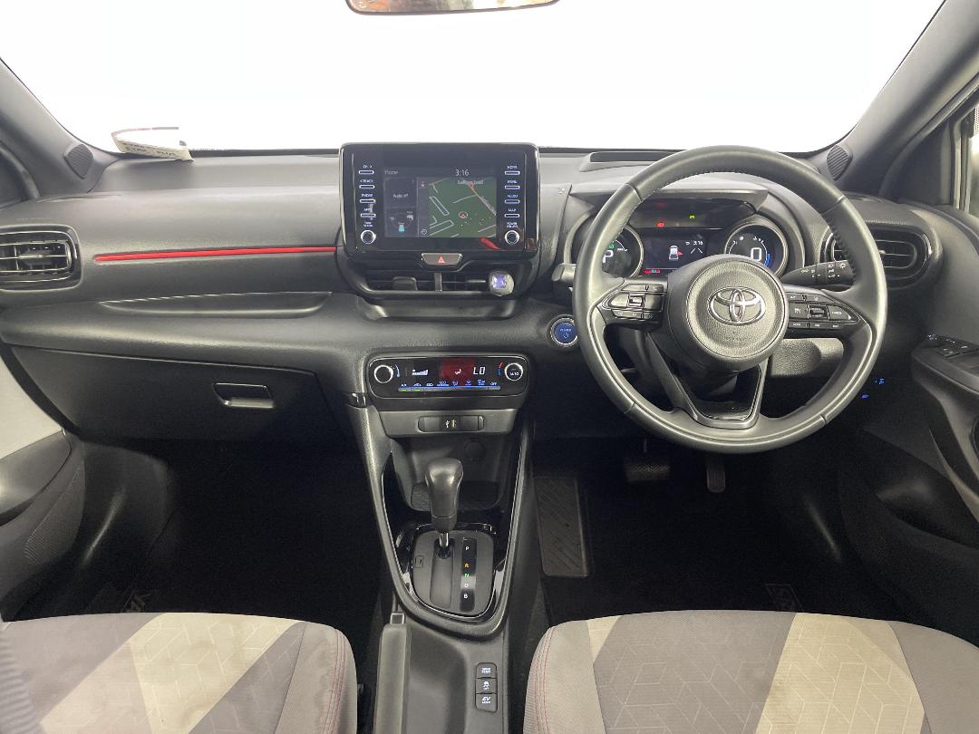 Photo '18' of Toyota Yaris