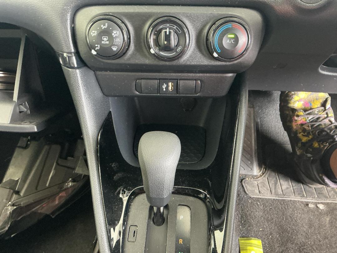 Photo '9' of Toyota Yaris GX