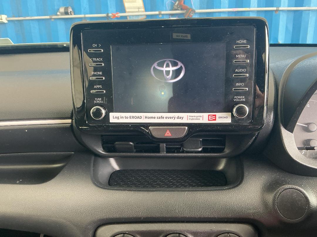 Photo '8' of Toyota Yaris GX
