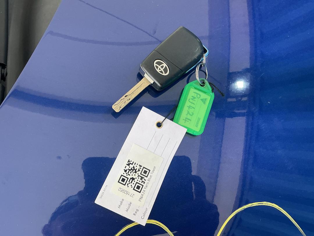 Photo '11' of Toyota Yaris GX