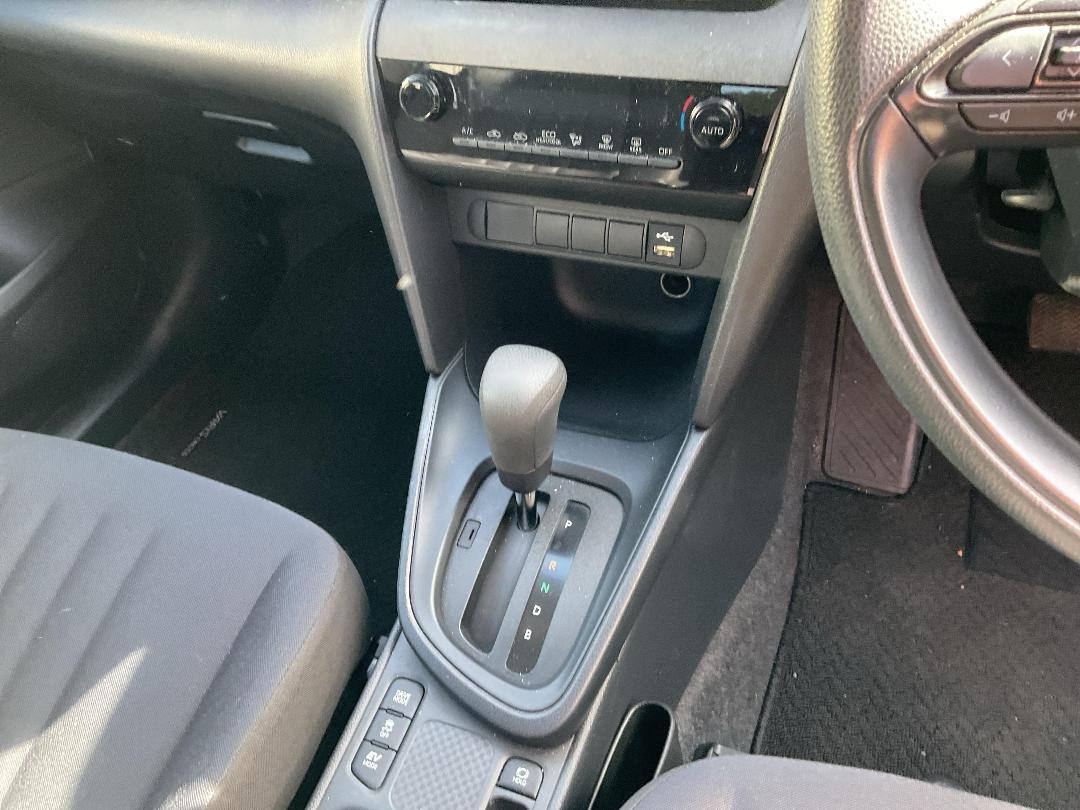 Photo '11' of Toyota Yaris Cross