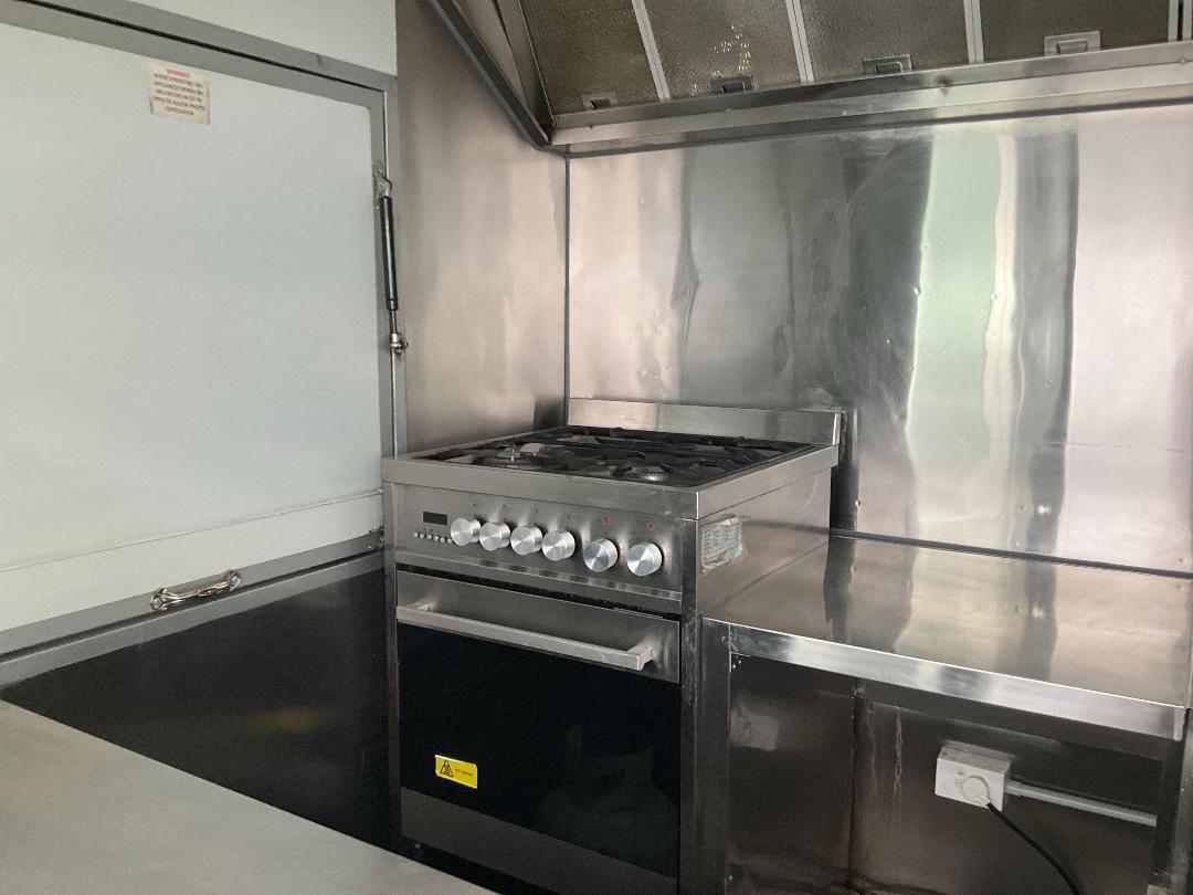 Photo '9' of TRAILER FOOD TRAILER