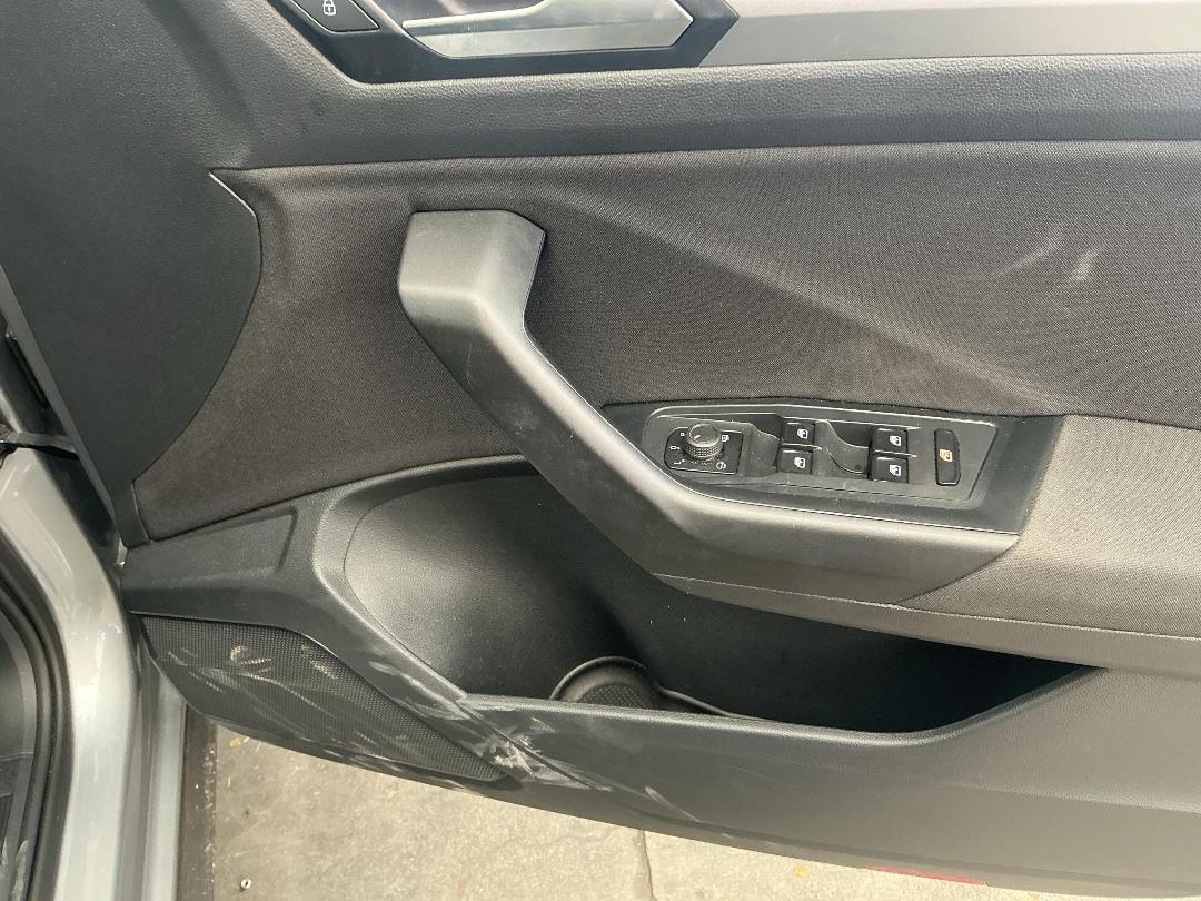 Photo '19' of Volkswagen T-ROC TSI Life 2WD