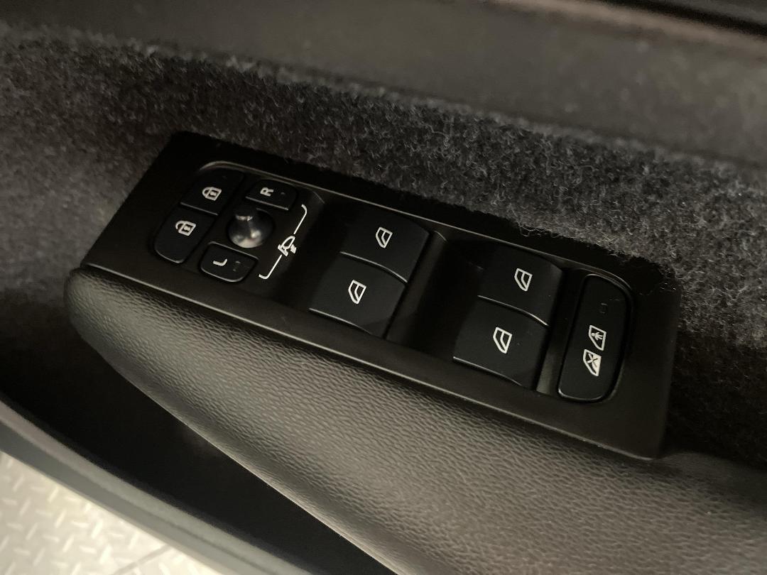 Photo '24' of Volvo XC40