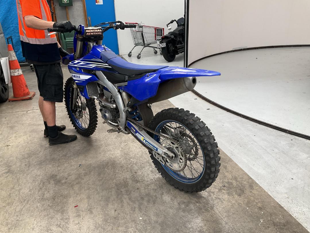 Photo '4' of Yamaha YZ450F Photo '4' of Yamaha YZ450F