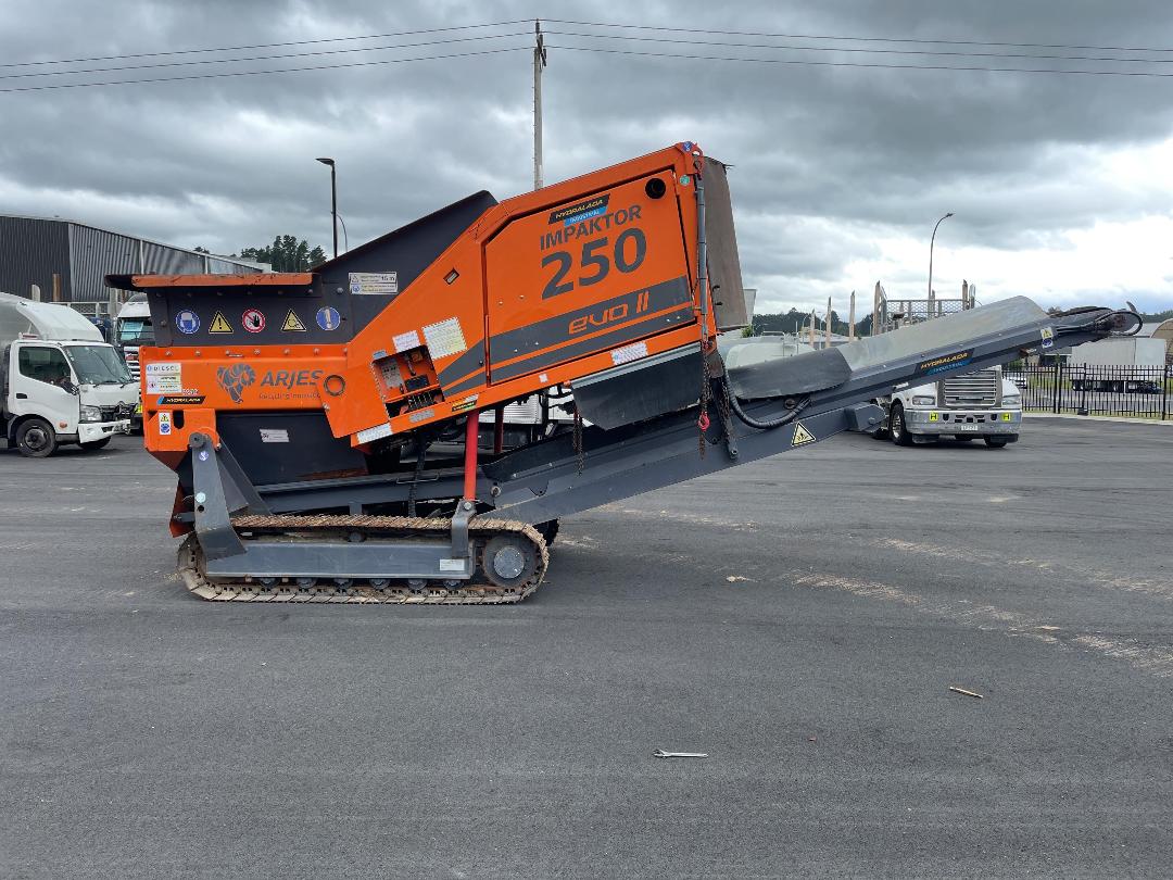 Photo '38' of Arjes Impaktor 250 II EVO II Crusher Photo '38' of Arjes Impaktor 250 II EVO II Crusher