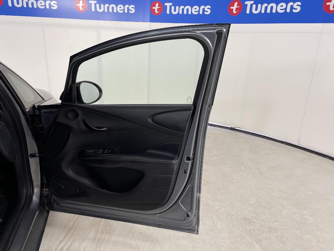 Photo '15' of BYD Dolphin Photo '15' of BYD Dolphin