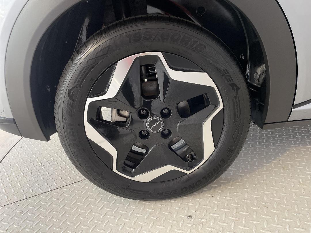 Photo '12' of BYD Dolphin