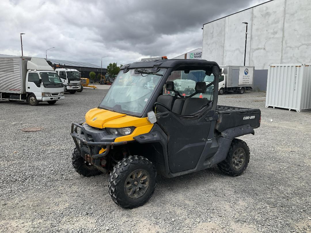 Photo '2' of CAN-AM DEFENDER