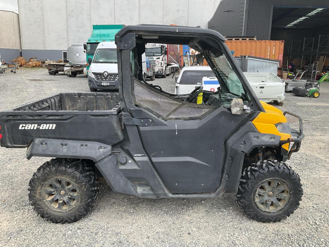 Photo '7' of CAN-AM DEFENDER