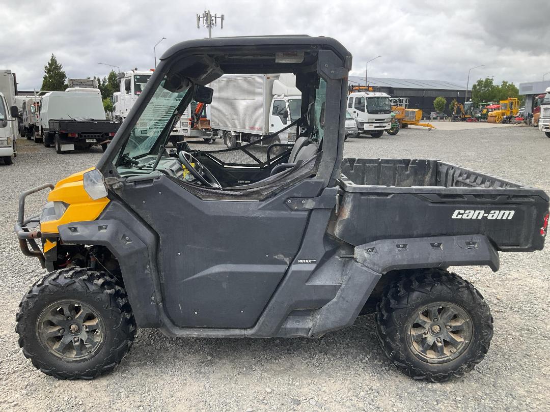 Photo '9' of CAN-AM DEFENDER