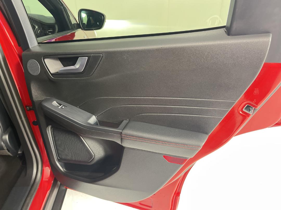 Photo '19' of Ford Escape