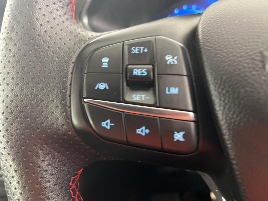 Photo '26' of Ford Escape