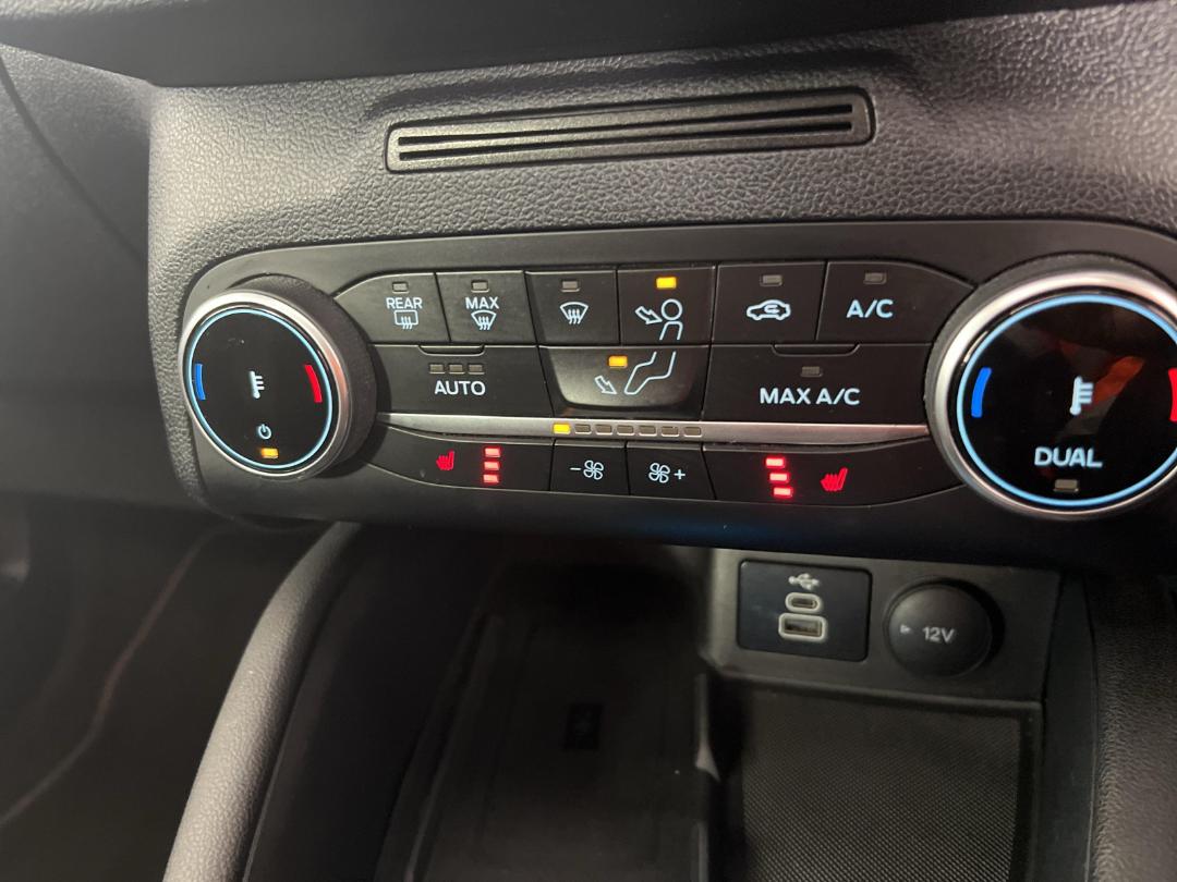 Photo '25' of Ford Escape