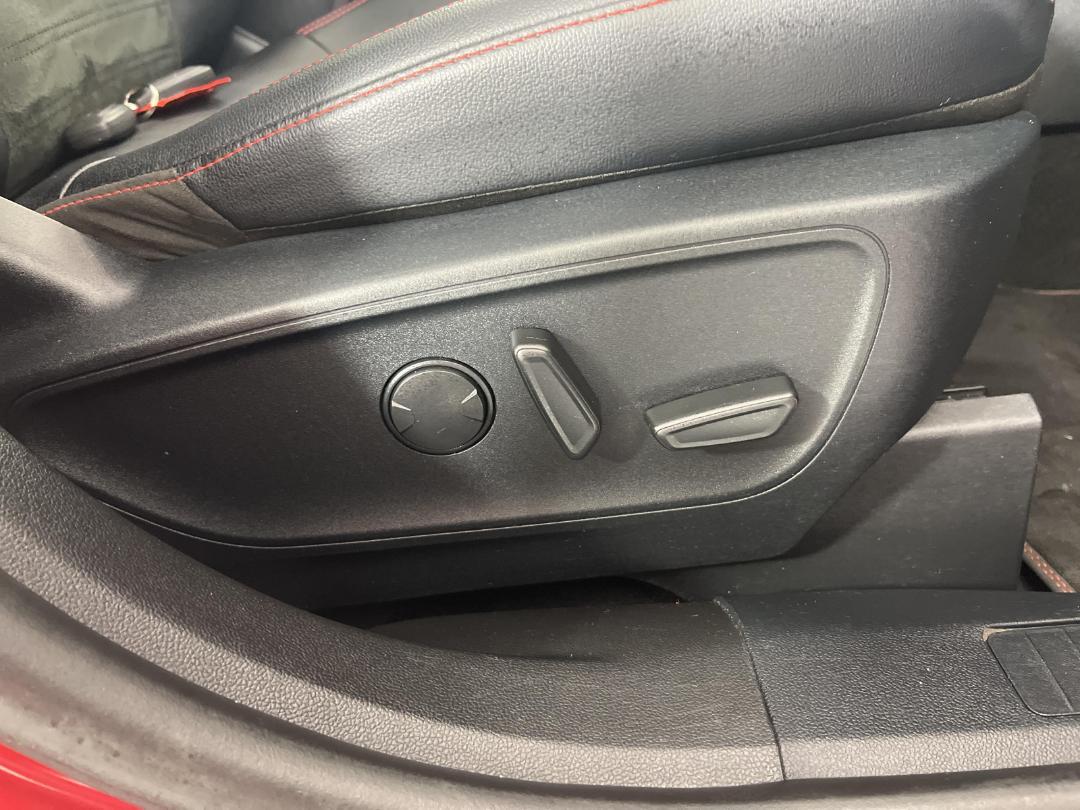 Photo '29' of Ford Escape