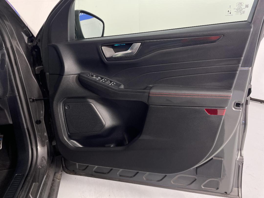 Photo '15' of Ford Escape Photo '15' of Ford Escape