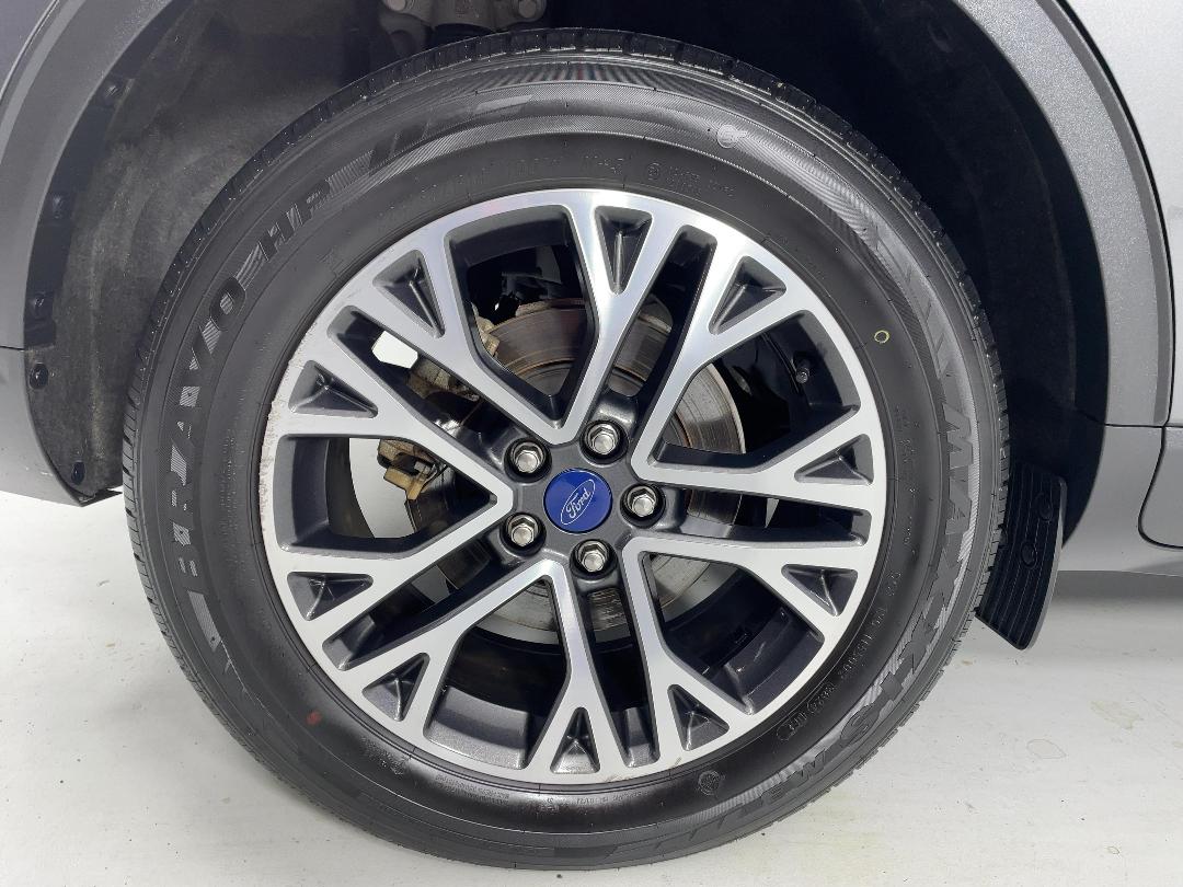 Photo '12' of Ford Escape