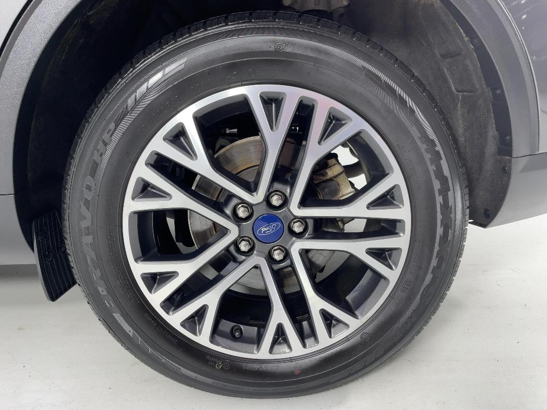 Photo '11' of Ford Escape