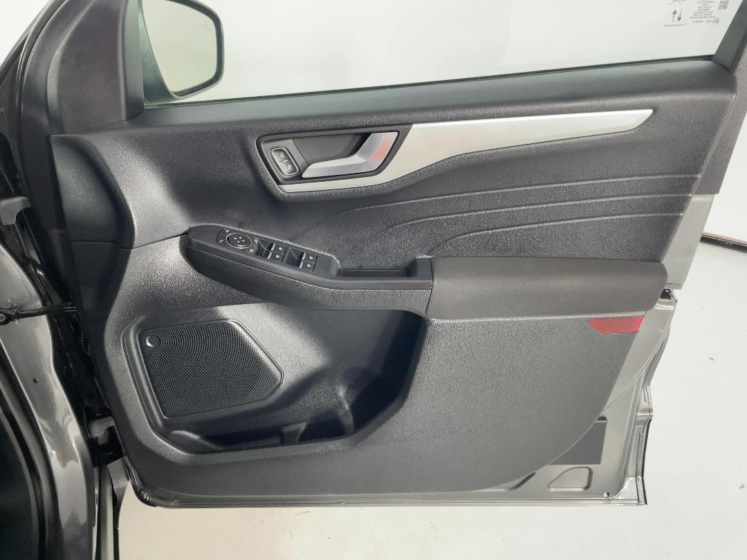 Photo '15' of Ford Escape