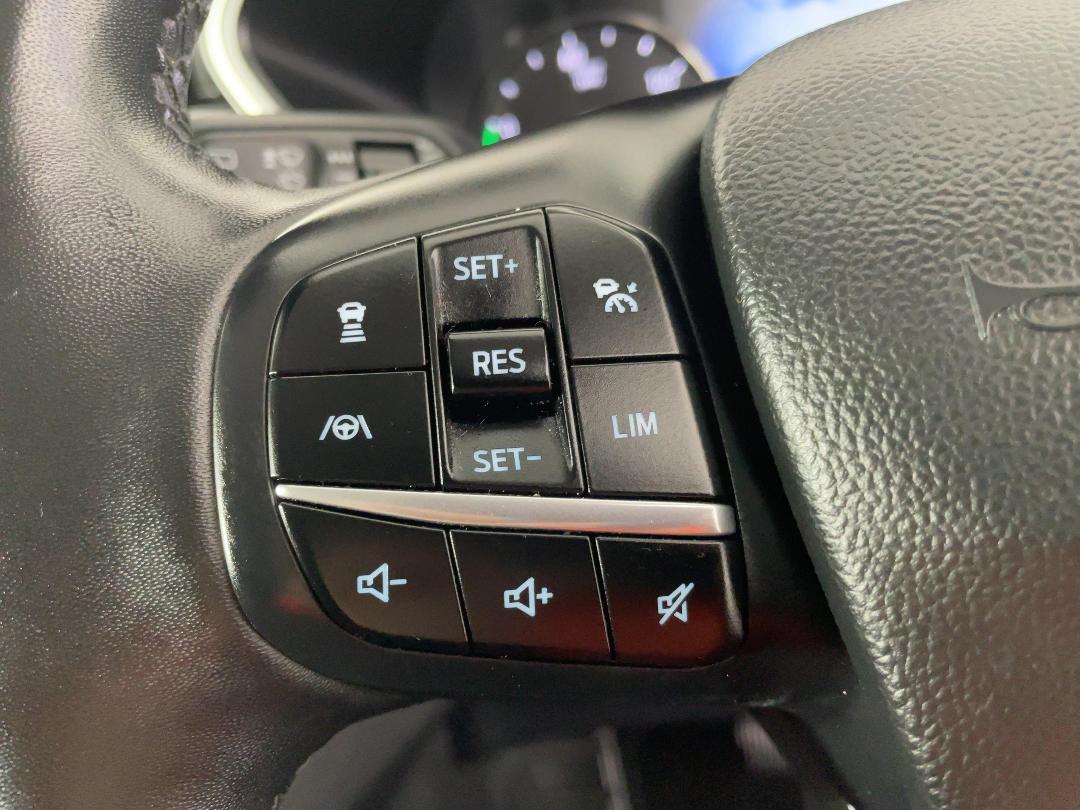 Photo '24' of Ford Escape