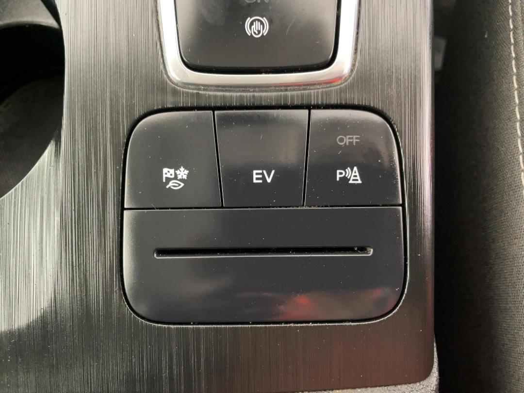 Photo '25' of Ford Escape